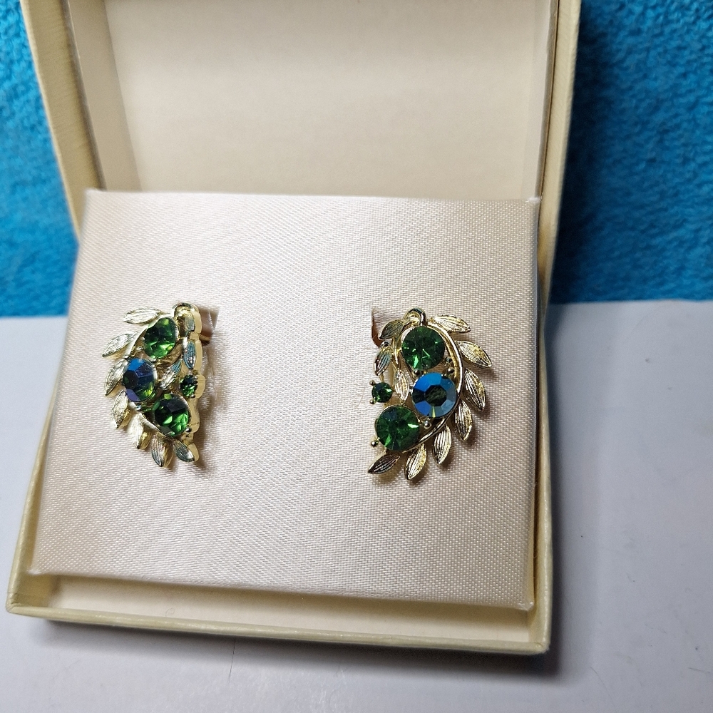 Vintage Lisner Clip On Earrings, Vintage Earrings - Picture 2 of 7